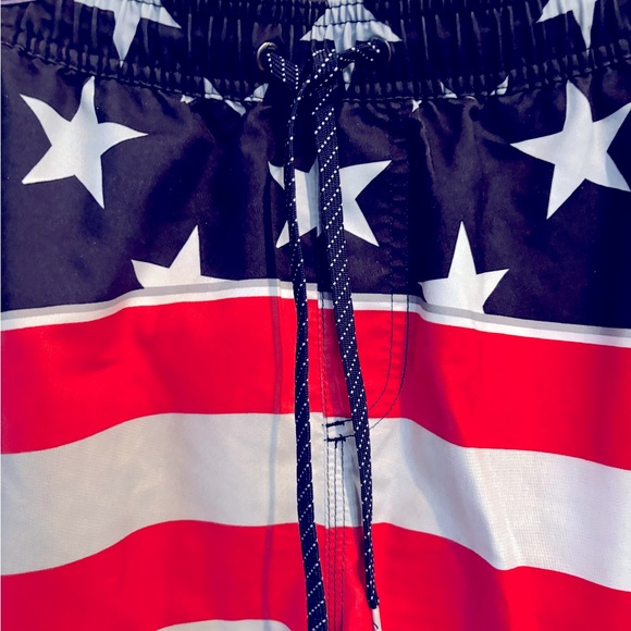 Quicksilver volley swim shorts.  Size S/P/CH, great condition, Velcro pocket - Picture 5 of 6